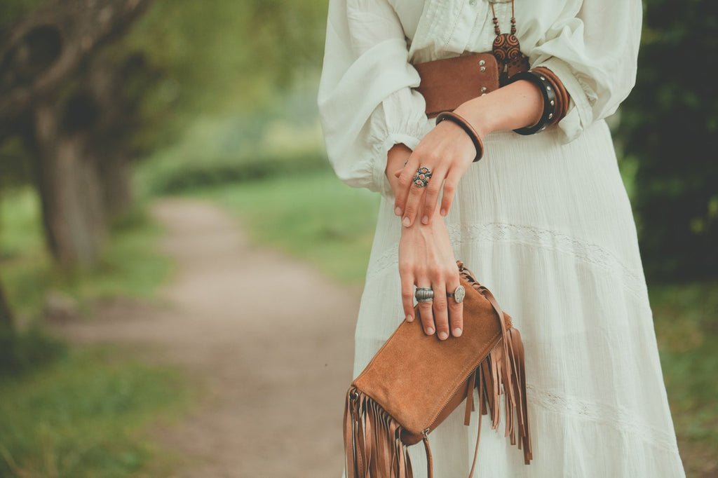 Le sac de voyage femme idéal : alliez style bohème chic et praticité