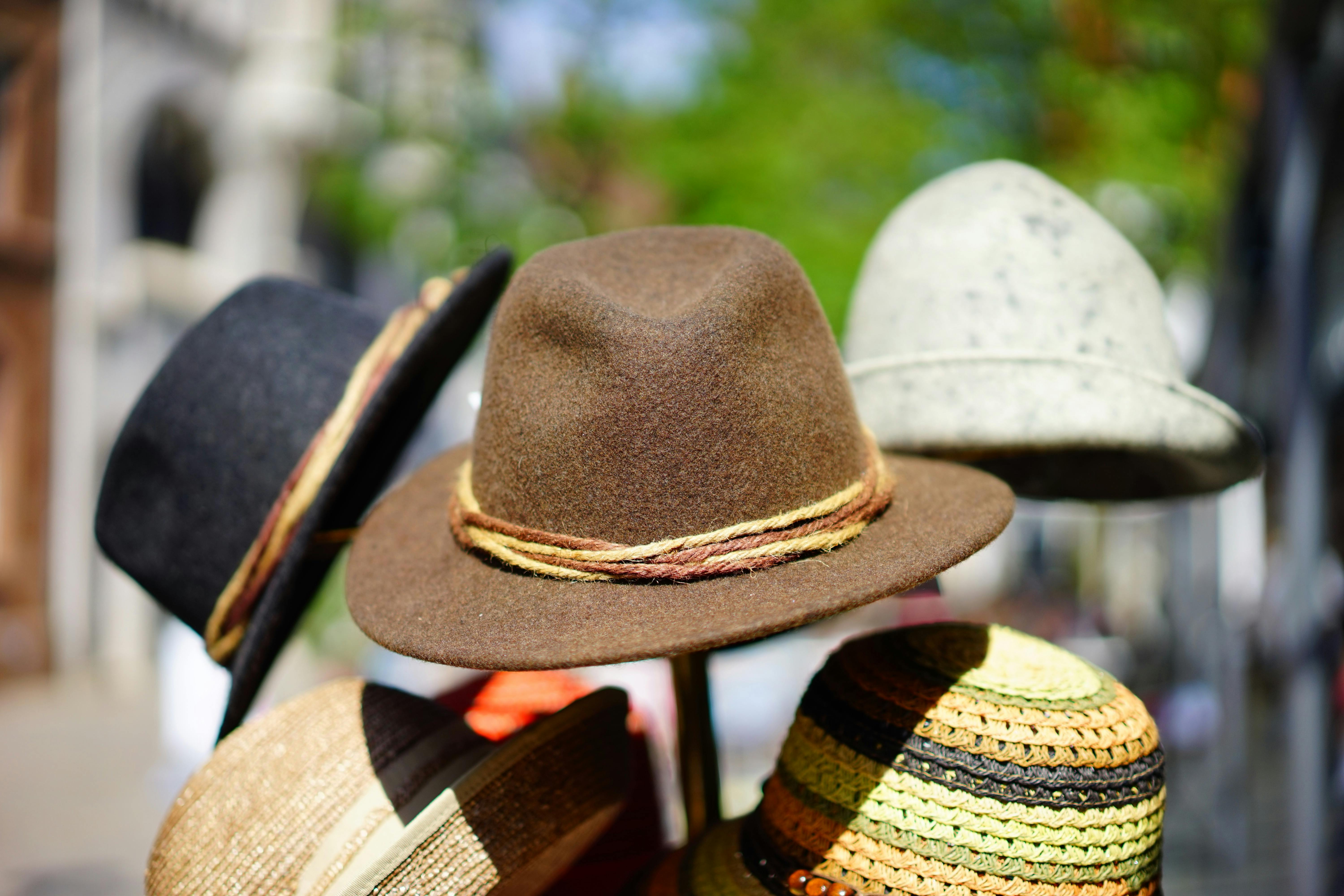 Chapeaux