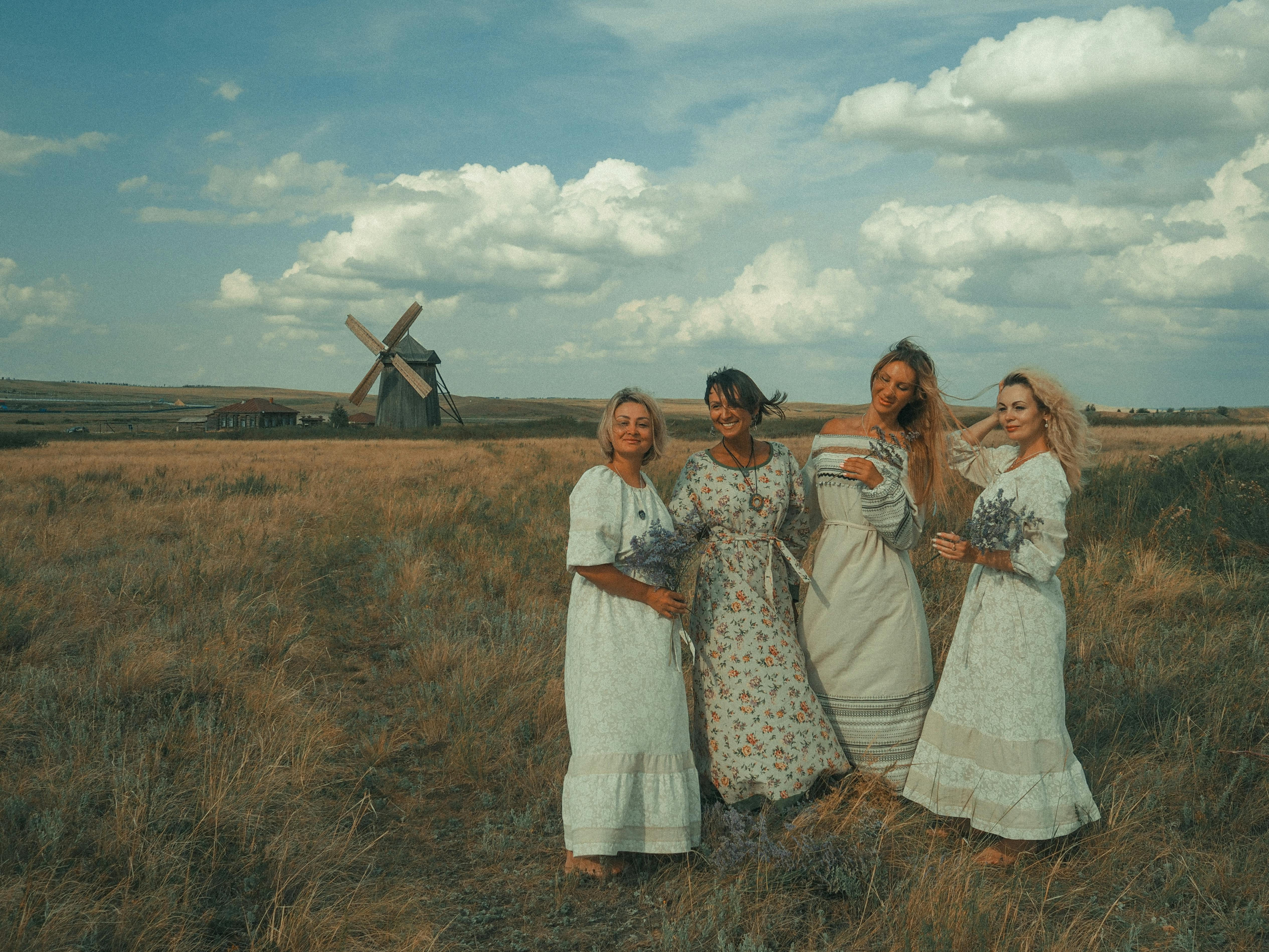 Emakujitia Boho Chic Dresses - Feminine & Flowy Styles