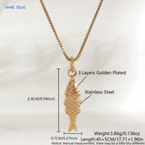 Collier doré avec pendentif poisson détaillé, dimensions indiquées
