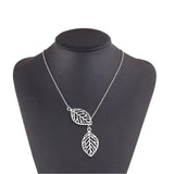 Collar colgante de hoja