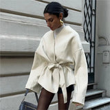 Veste en laine élégante avec ceinture et lacets pour femme