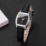 Montre femme classique bracelet cuir marron cadran rond blanc chiffres arabes dorés