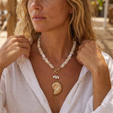 Collier ras du cou bohème avec pendentif étoile de mer dorée et perles d'imitation