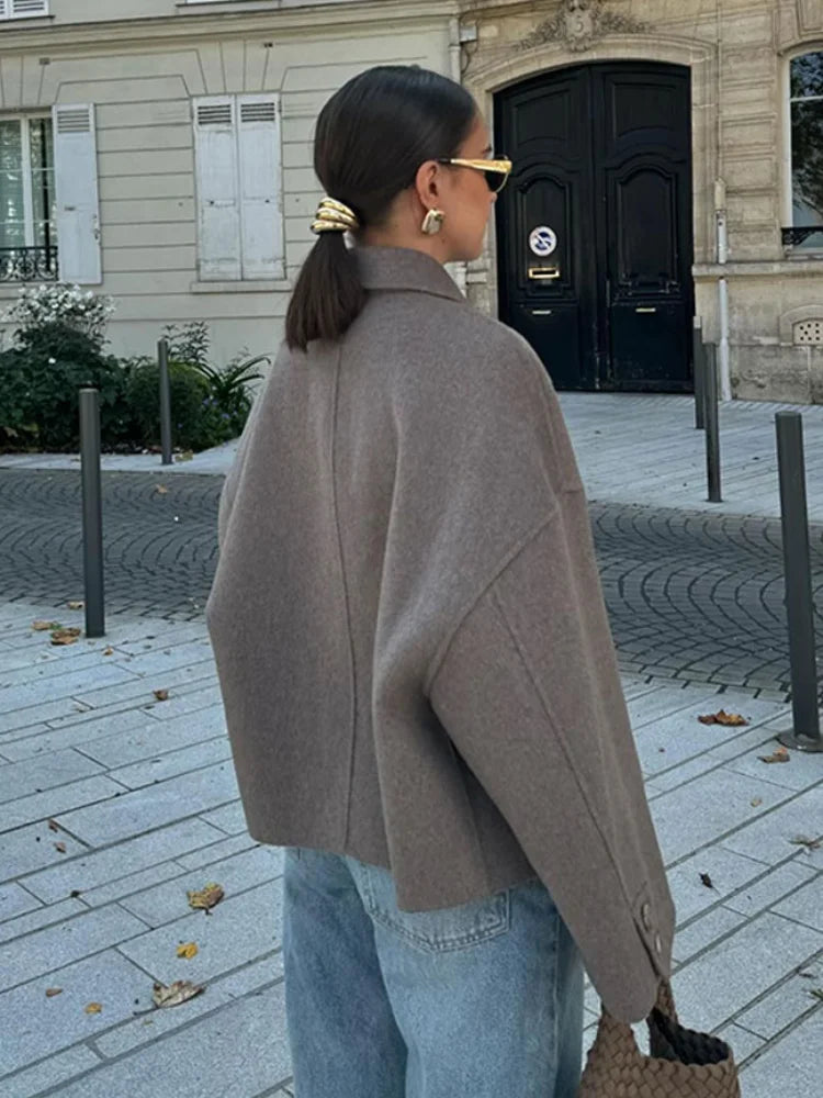 Chaqueta acolchada con solapa elegante para mujer