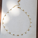 Collier Ras du Cou Élégant en Perles Tubulaires et Pierres Naturelles