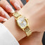 Montre Quartz Dorée Femme Cadran Ovale Élégant