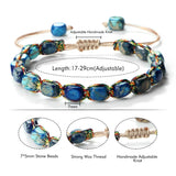 Bracelet bohème porté au poignet, vue d'ensemble du style