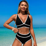 Maillot de bain bikini taille haute noir uni pour femme, col V et bordures blanches, élégance intemporelle
