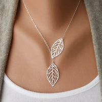 Leaf pendant necklace