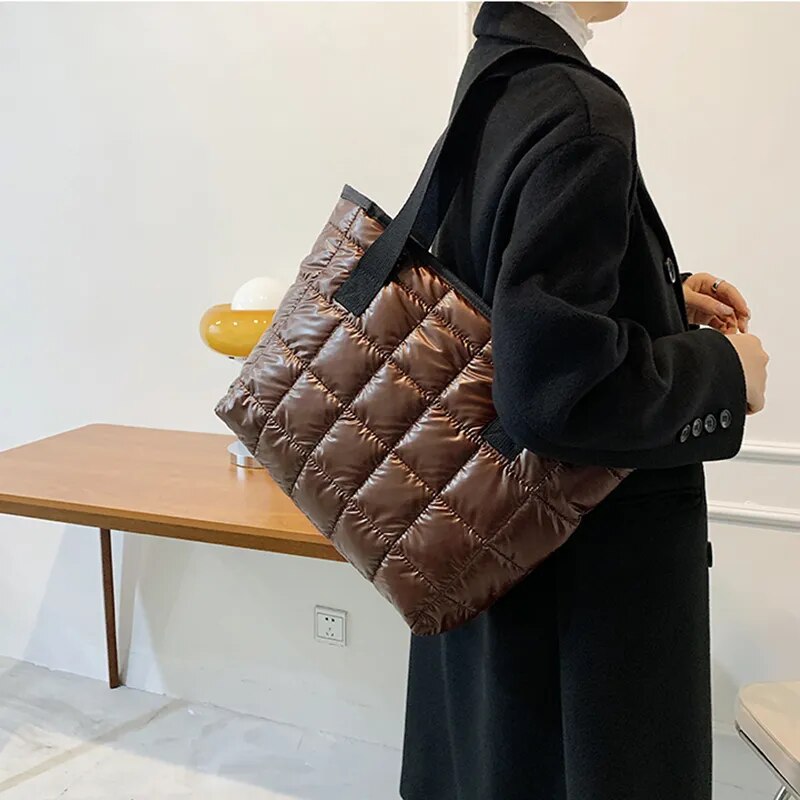 Quilted handbag for women