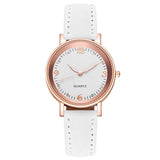 Montre femme quartz noire avec cadran chiffres arabes et bracelet en cuir