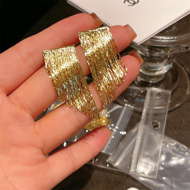 Pendientes colgantes de oro glamorosos con flecos brillantes - Joyería de moda para mujer