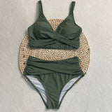 Vue détaillée de la culotte de maillot de bain taille haute drapée bleu marine