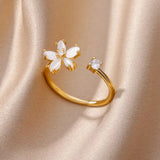 Bague dorée ajustable avec motif étoile et zircons