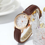 Montre femme chic bracelet cuir noir cadran rectangulaire blanc argenté