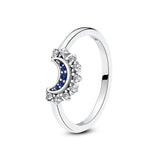 Bague en argent 925 avec un design de feuille ou de plume pavée de zircons délicats