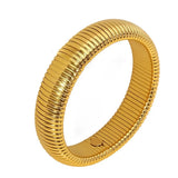 Bracelet jonc serpent large plaqué or 18K, vue de dessus sur fond blanc