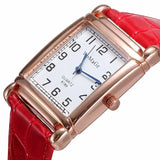 Montre femme bracelet noir et cadran carré chiffres arabes