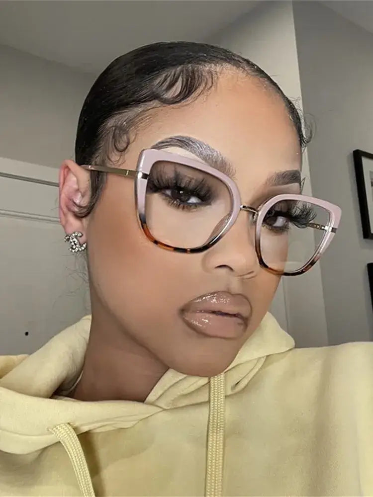 Gafas cuadradas y de ojo de gato para mujer con diseño único