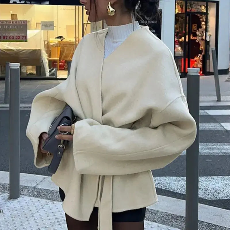 Veste en laine élégante avec ceinture et lacets pour femme