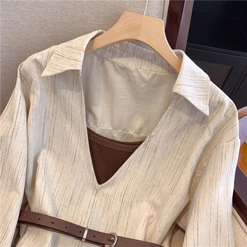 Chemise Élégante à Col en V Profond