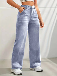 Jean tendance pour femmes, taille haute et coupe large, proposé à prix réduit.