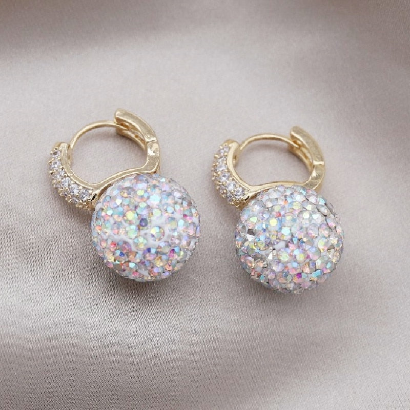 Dazzling dangling earrings