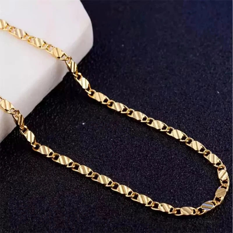 Collier chaîne maille marine argent 925 doré, vue de près