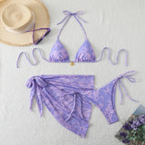 Tenue de plage complète, bikini et paréo fleur d'hibiscus, confort et élégance