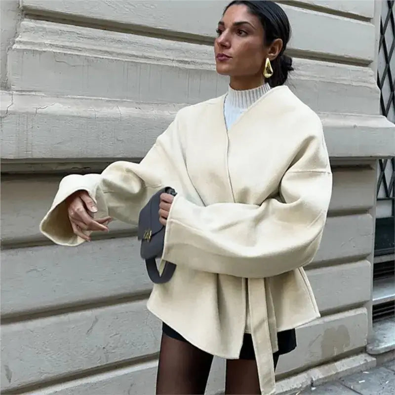 Veste en laine élégante avec ceinture et lacets pour femme