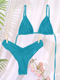 Vue de côté du bas de bikini plissé lilas