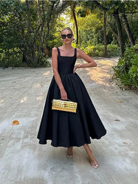 Robe Longue Noire Sans Manches à Col Carré et Dos Nu