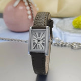 Montre femme élégante avec bracelet en cuir bordeaux et cadran doré