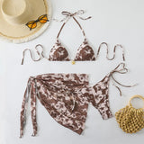 Ensemble de plage femme, bikini et paréo fleur d'hibiscus, parfait pour les vacances