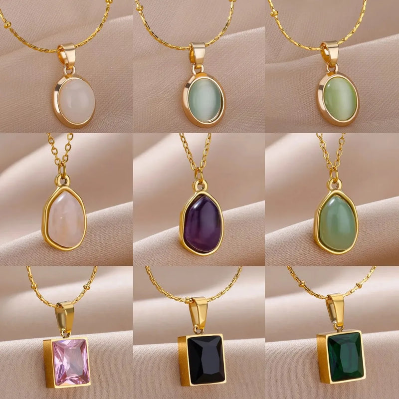 Colliers bohèmes avec pendentifs ovales et carrés en pierre colorée et chaîne dorée