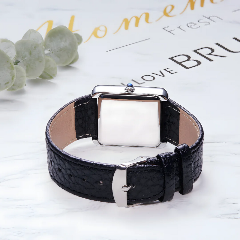 Dos de la montre OGEDA bracelet cuir noir avec boucle argentée