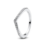 Bague en argent 925 avec un motif de flèche ou de chevron pavé de zircons, style moderne