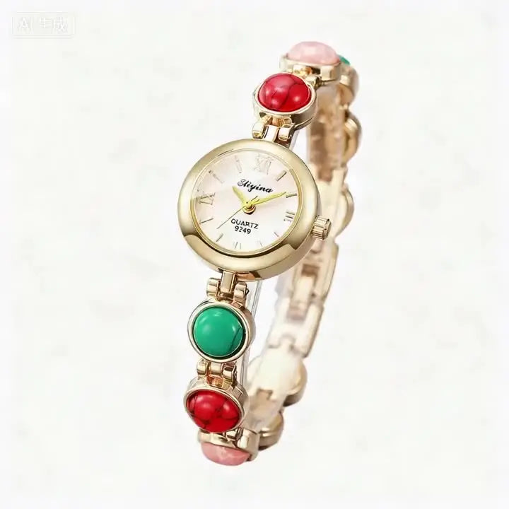 Montre femme élégante bracelet perles colorées vertes et rouges sur fond clair