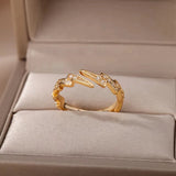 Bague dorée ajustable avec zircon rectangulaire