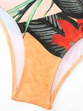 Détail de la partie inférieure du maillot de bain, coupe échancrée et imprimé