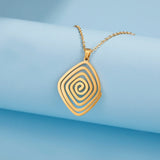 Collier avec pendentif spirale