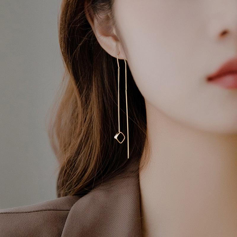 Boucles d'oreilles longue pendantes avec pendentif carré noir - EMAKUJITIA