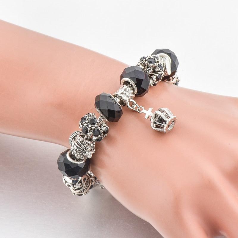 Bracelet argenté avec breloque en forme de couronne noire pour femmes - EMAKUJITIA