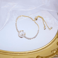 Bracelet élégant sertit de cristaux de zircon motif lune et étoile - EMAKUJITIA