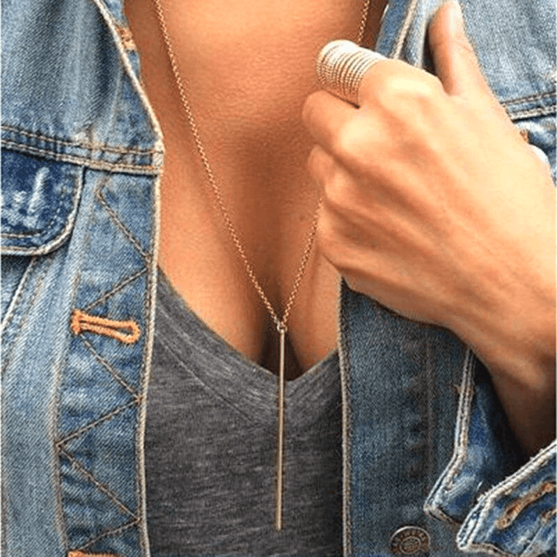 Collier long avec pendentif en forme de tige pour femme - EMAKUJITIA