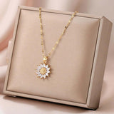 Collier plaqué or pendentif fleur en cristal de zircon pour femmes - EMAKUJITIA