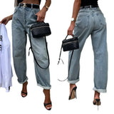 Jean ample pour femme en denim, style streetwear hipster, taille haute, coupe moderne et intemporelle.