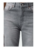 Jean vintage taille haute évasé en denim 100% coton, style urbain et moderne, coloris gris.