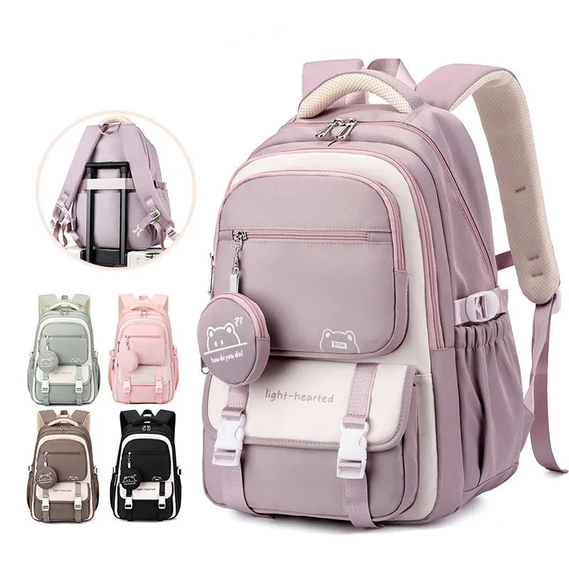Sac à dos imperméable tendance avec motifs imprimés, fermeture zippée, idéal pour les déplacements quotidiens.